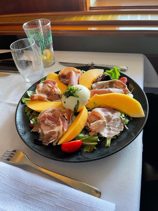 Hotel Queen Isabella Premium Wlora Zewnętrze zdjęcie