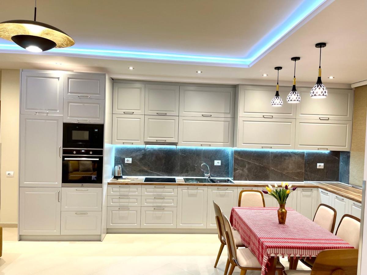 Hotel Queen Isabella Premium Wlora Zewnętrze zdjęcie